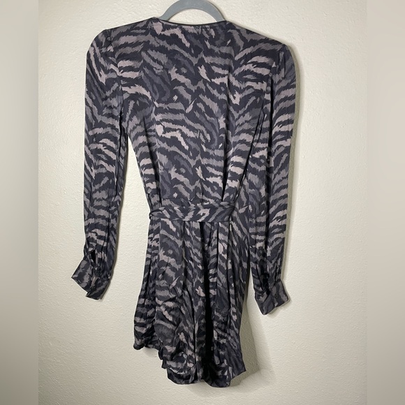 All Saints Women’s Size 4 Irina Remix Jumpsuit Animal Print Romper Long Sleeve - Picture 4 of 8